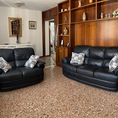 Ca' Delfina Holiday Home Βενετία Εξωτερικό φωτογραφία
