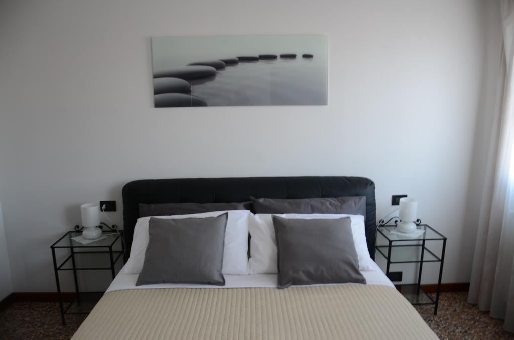 Ca' Delfina Holiday Home Βενετία Δωμάτιο φωτογραφία