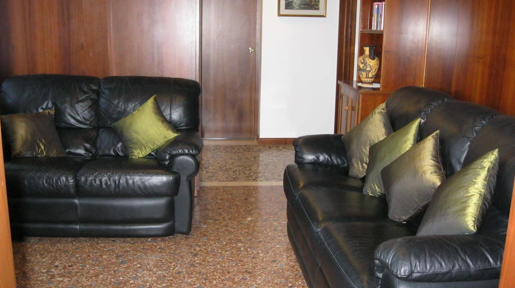 Ca' Delfina Holiday Home Βενετία Εξωτερικό φωτογραφία