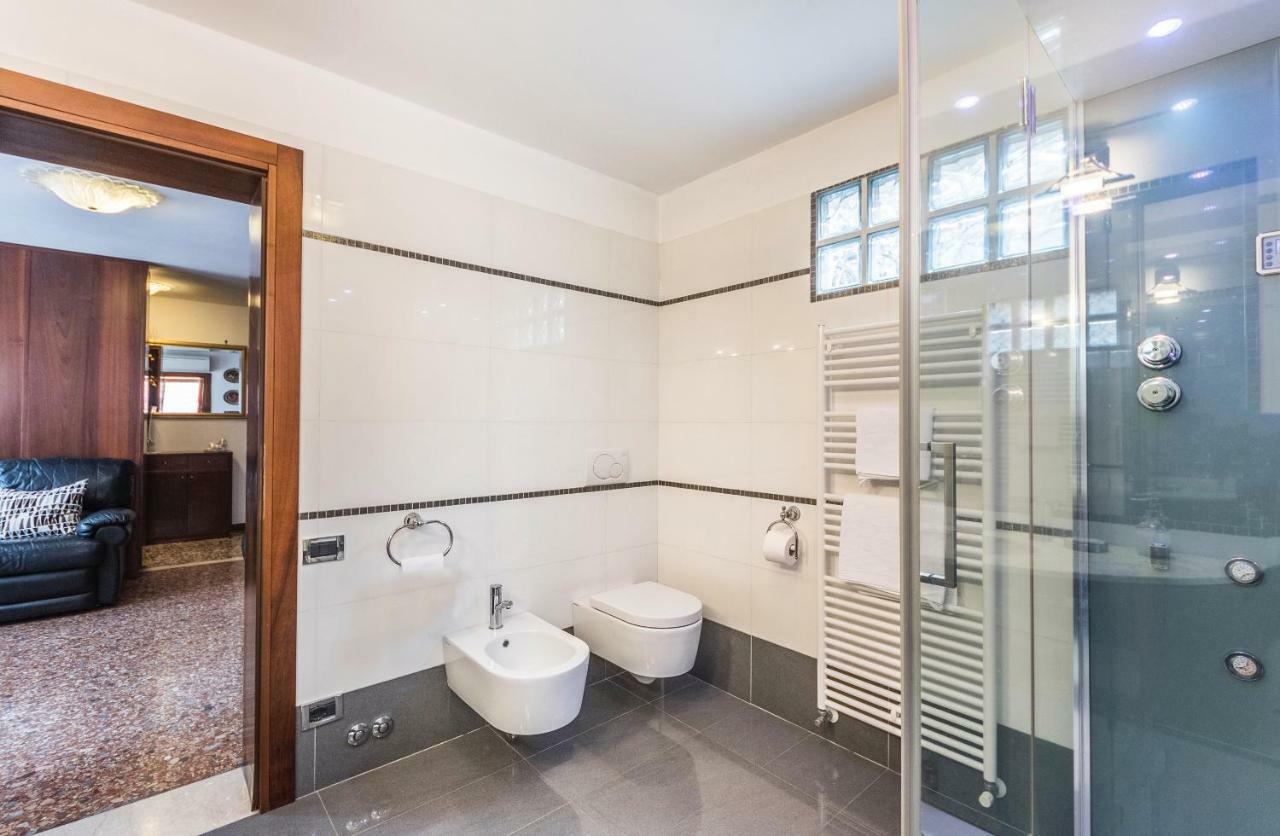Ca' Delfina Holiday Home Βενετία Εξωτερικό φωτογραφία