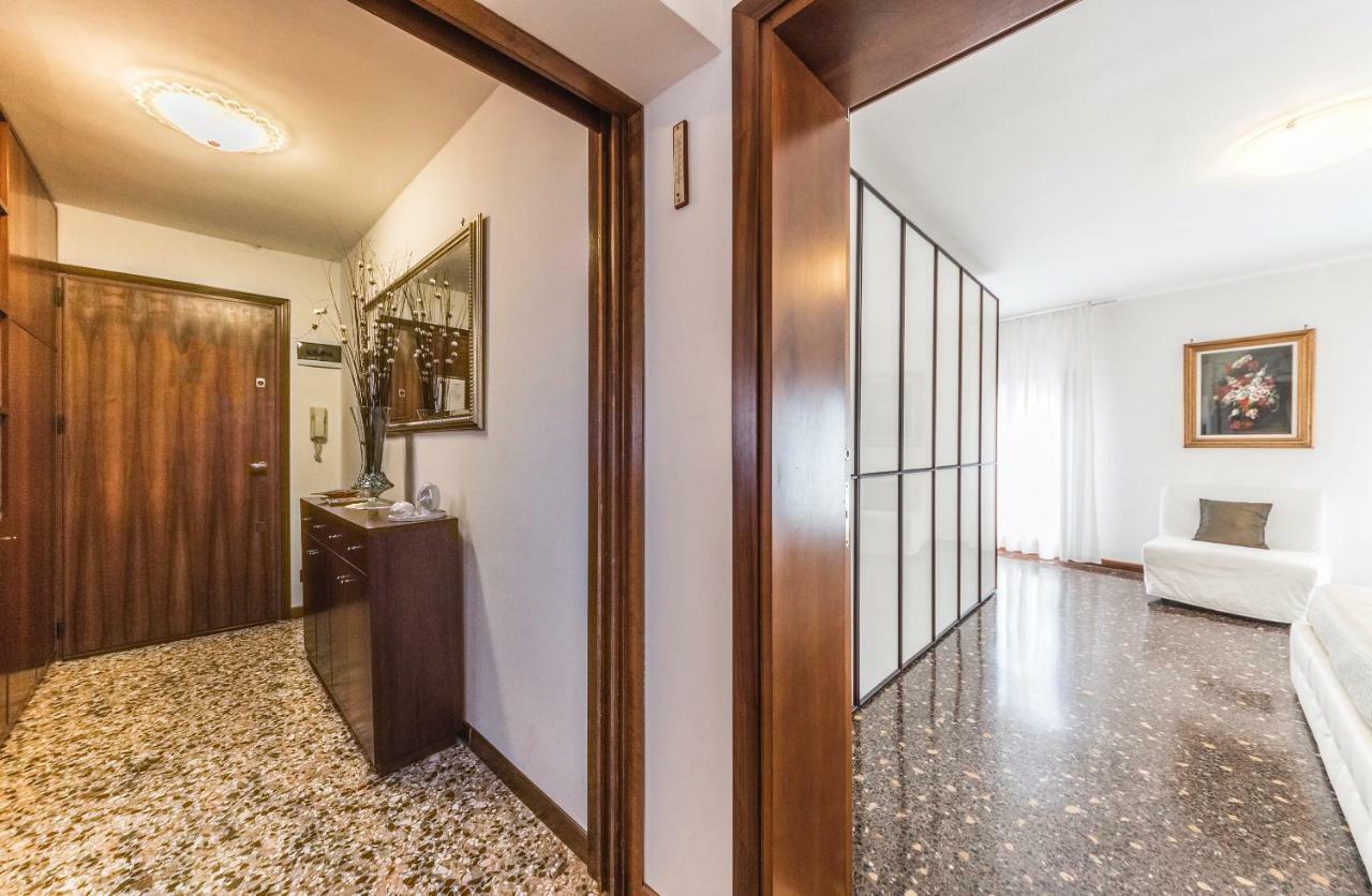 Ca' Delfina Holiday Home Βενετία Εξωτερικό φωτογραφία